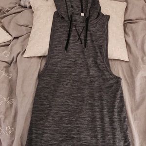 Under-armour long shirt size medium